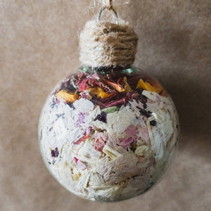 Mini glass ornament: various rose petals in white, dark red and orange